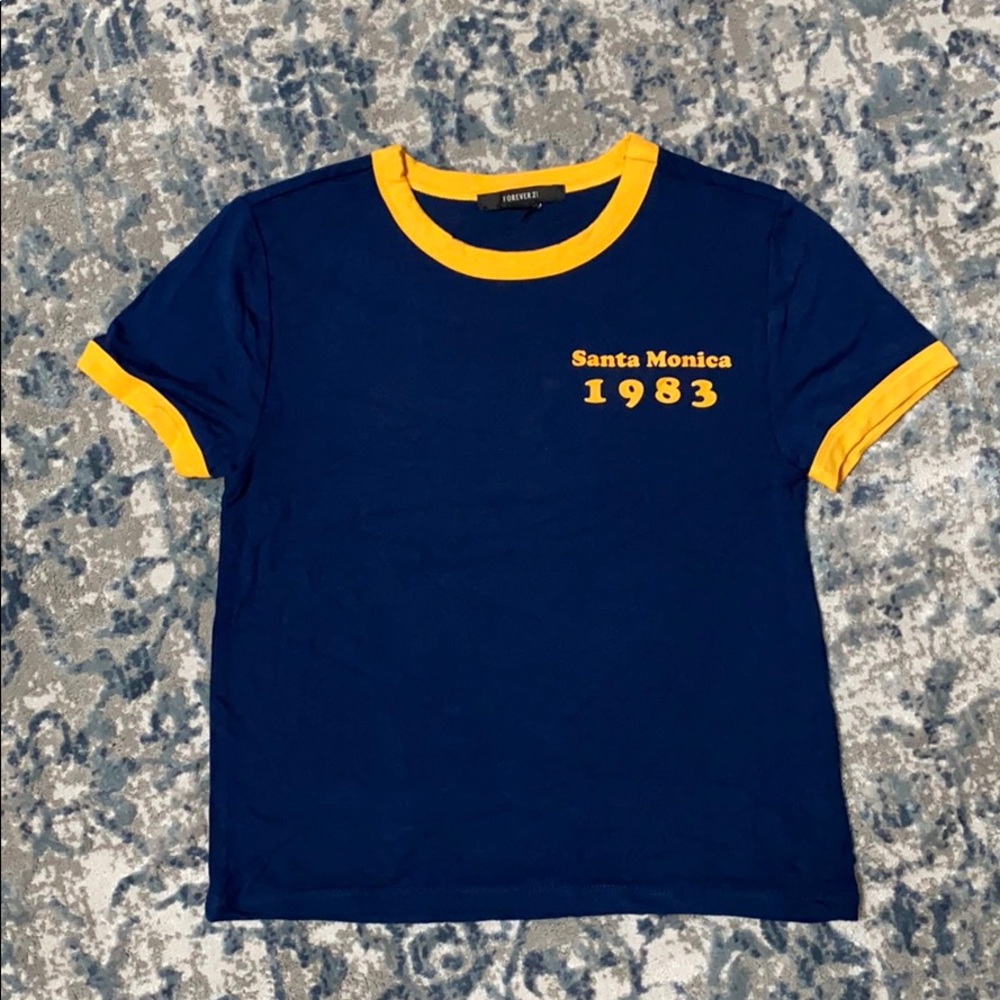 Trendy short sleeve top !